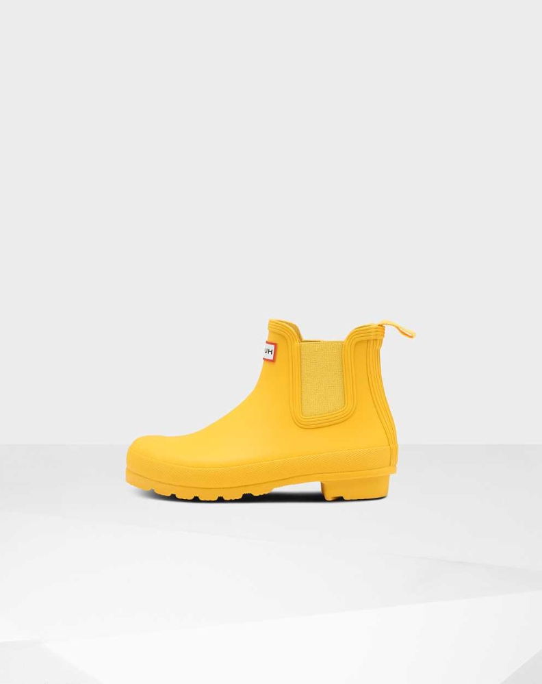 Hunter yellow hot sale chelsea boots