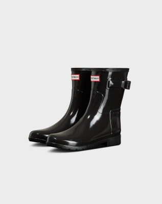 Black Women's Hunter Refined Slim Fit Gloss Short Rain Boots | QACW-12683